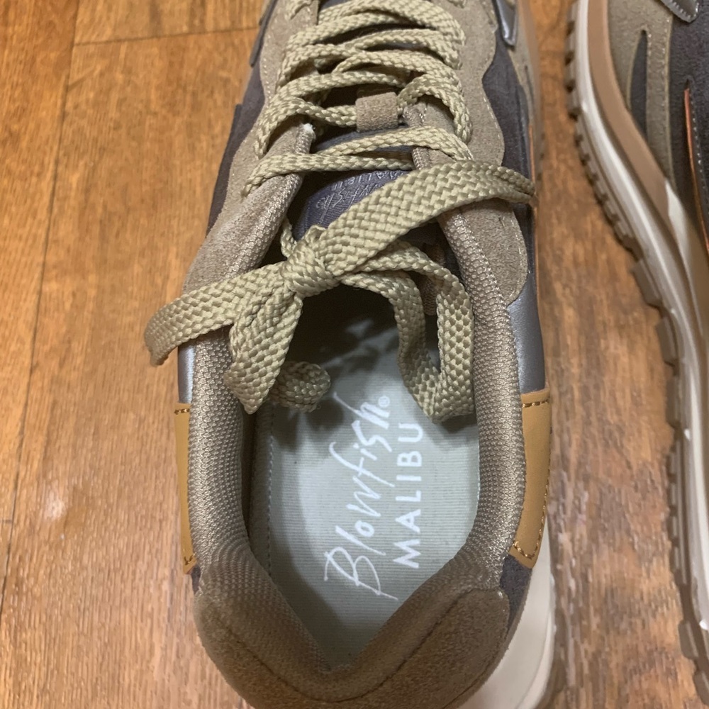 Women’s Blowfish Malibu Leo sneakers size 11 NWT - Picture 12 of 13